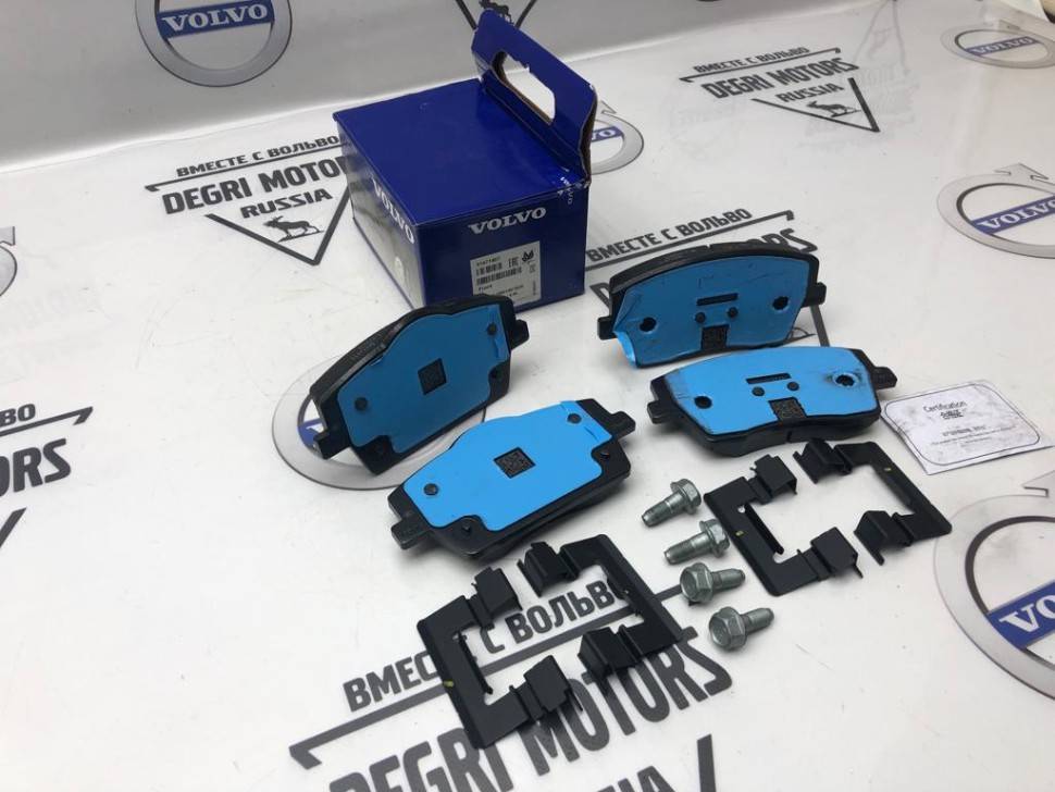 Колодки тормозные передние XC40 17&quot; \\ VOLVO Original 31471407