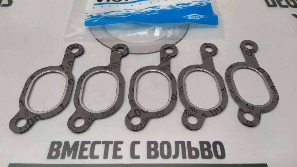 Прокладка выпускного коллектора комплект Volvo C70, S60, S70, V70, S80, V70 II, XC70, V70XC, XC90, 850 \\ B5244S** \\ VICTOR REINZ 11-34984-01