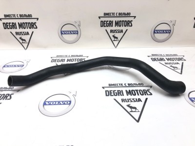 Патрубок радиатора нижний Volvo S60, V70 II, XC70 // Volvo Original 30680918