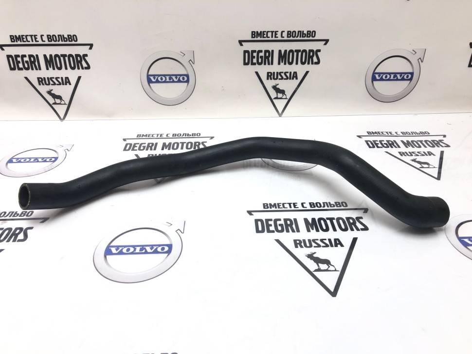 Патрубок радиатора нижний Volvo S60, V70 II, XC70 // Volvo Original 30680918