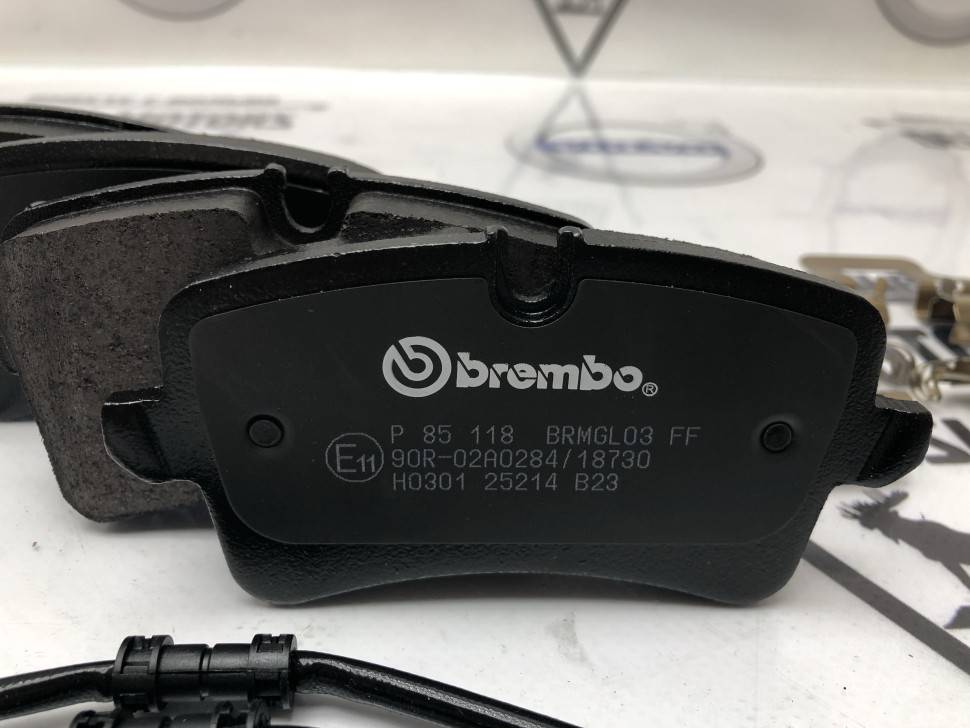 Колодки тормозные, комплект задний \\ BREMBO P85118