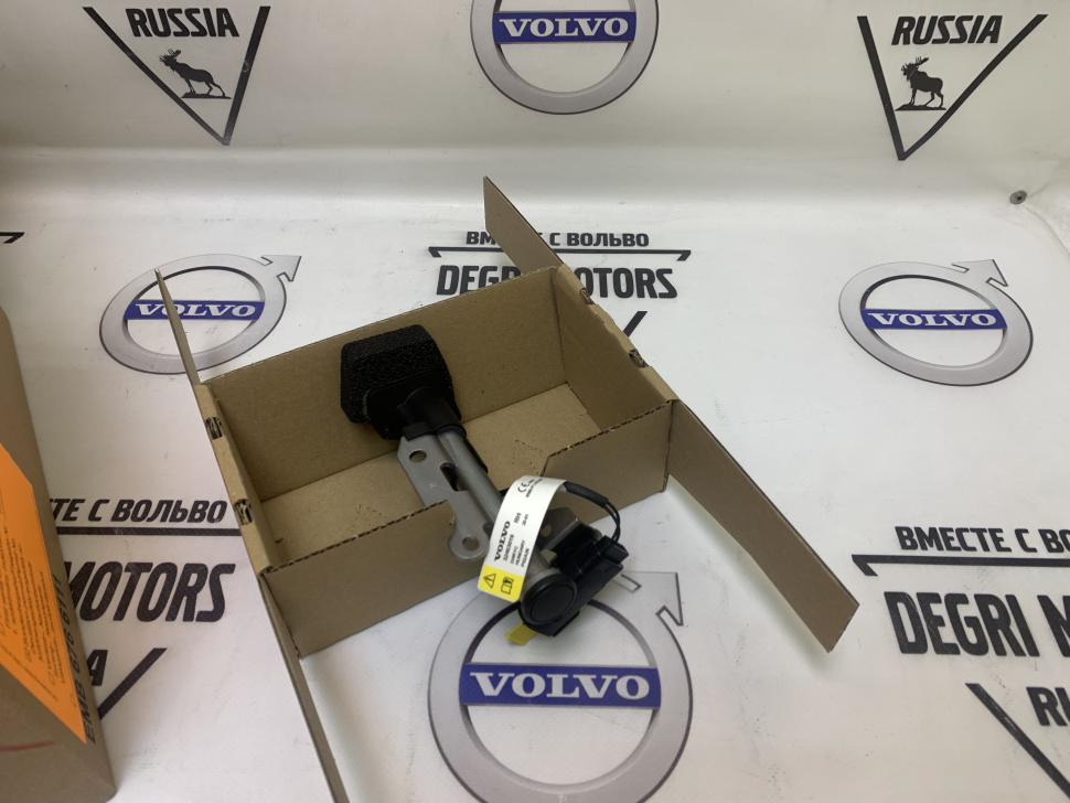Hood hinge release \\ VOLVO Original 32277485
