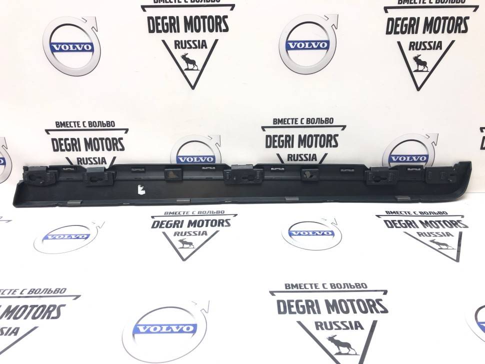 Молдинг двери передней правой XC60 \\ 2008-2013 \\ Volvo Original 39819537