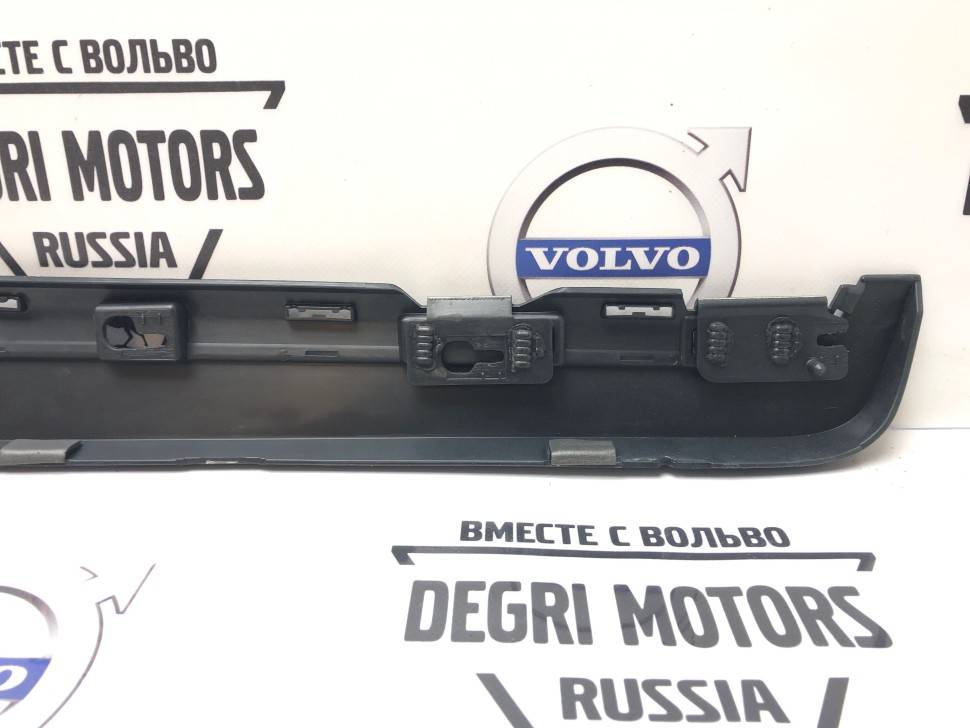 Молдинг двери передней правой XC60 \\ 2008-2013 \\ Volvo Original 39819537