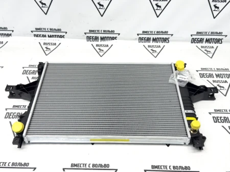 Радиатор охлаждения VOLVO S60, S80, V70 II, XC70 \\ SWPARTS SW31319056
