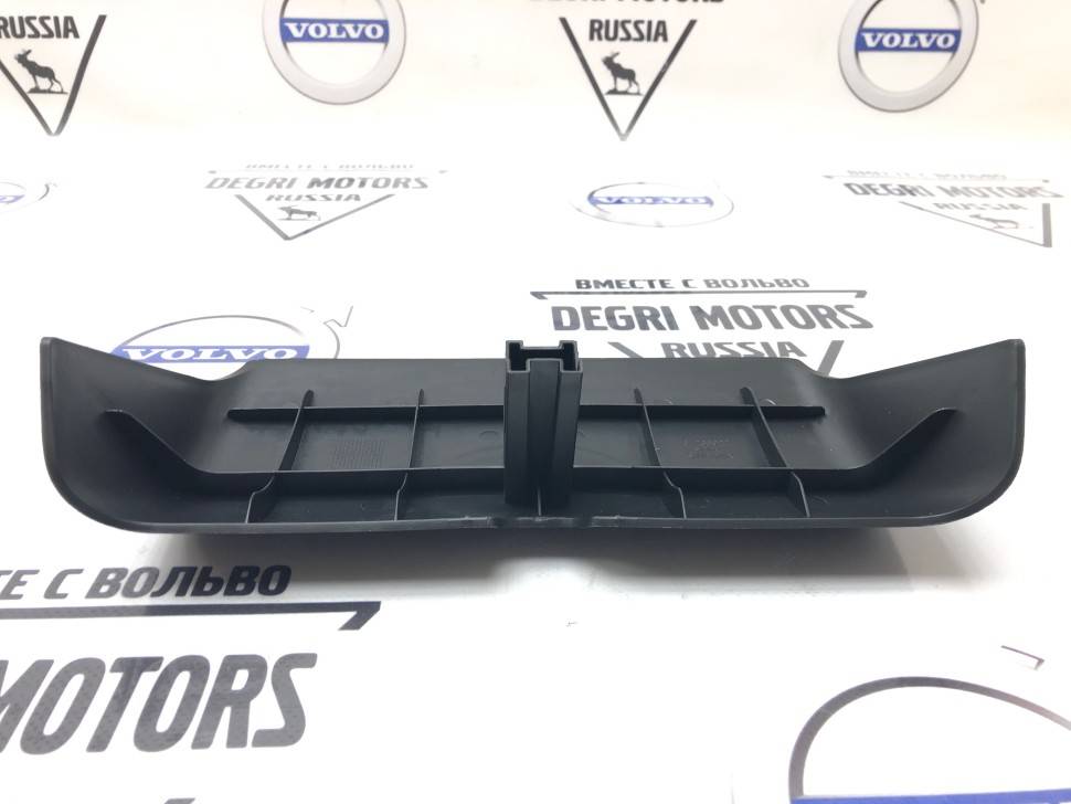 Крышка фаркопа \\ VOLVO Original 31265921