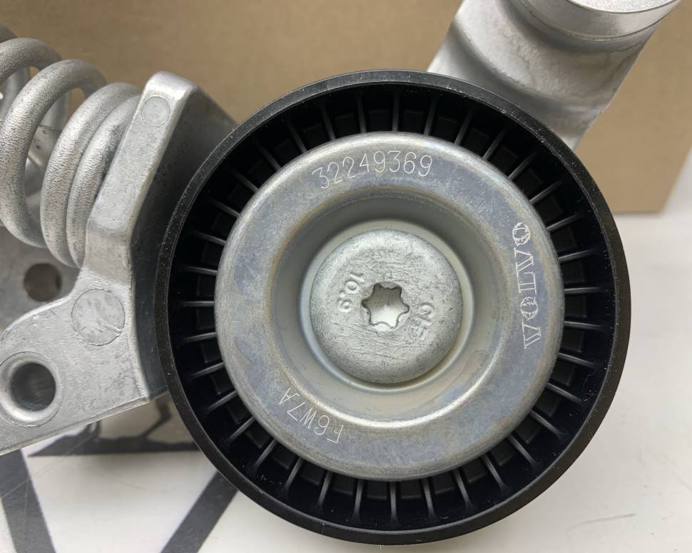 Ремень приводной, комплект с роликами VEP VOLVO XC90 II, XC60 II, XC40 \\ VOLVO Original 31480362