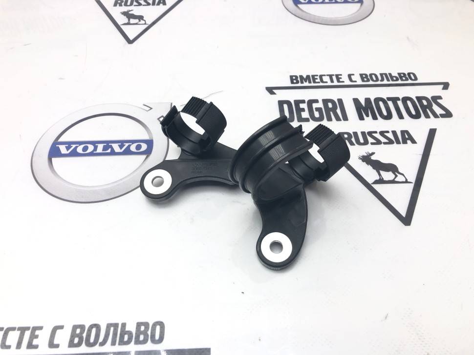 Кронштейн жгута проводов стартерa VOLVO XC90 \\ VOLVO Original 30667043