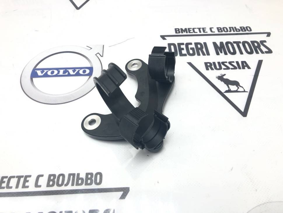 Кронштейн жгута проводов стартерa VOLVO XC90 \\ VOLVO Original 30667043