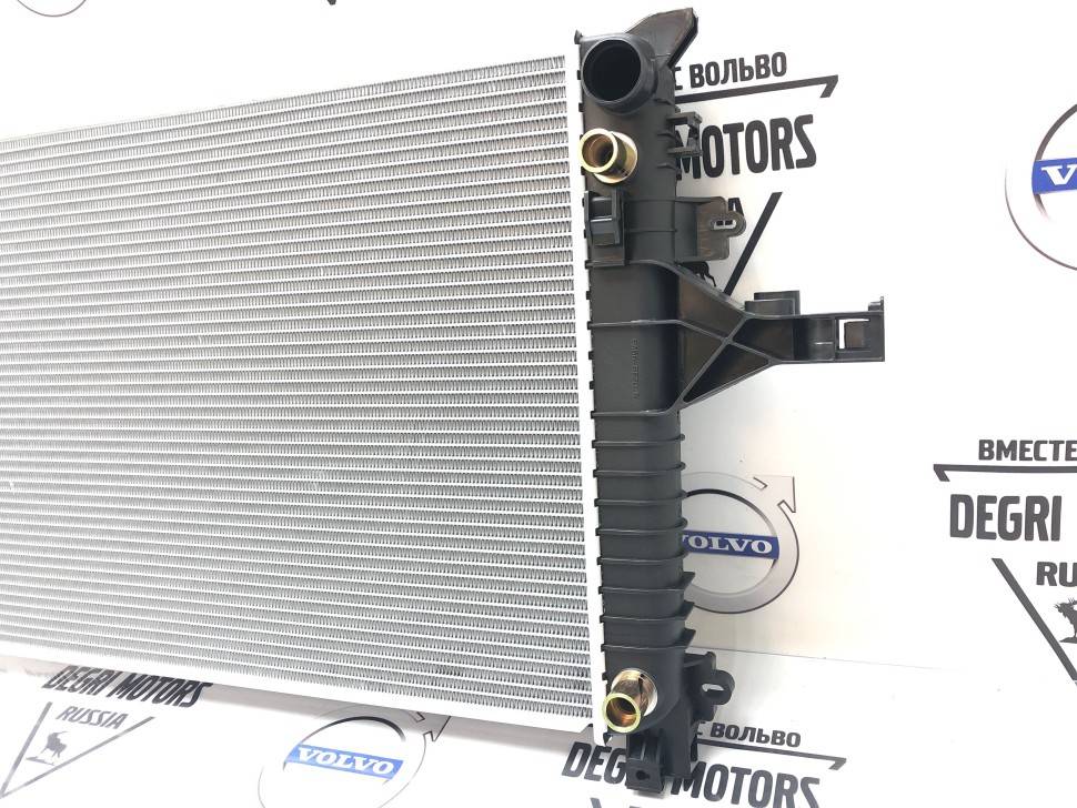 Радиатор охлаждения VOLVO S60, S80, V70, XC70 \\ КПП автомат \\ GP - German Parts VO36002407