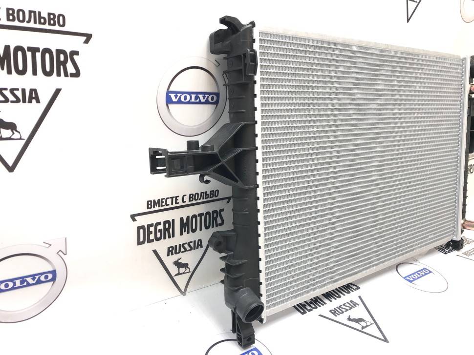 Радиатор охлаждения VOLVO S60, S80, V70, XC70 \\ КПП автомат \\ GP - German Parts VO36002407