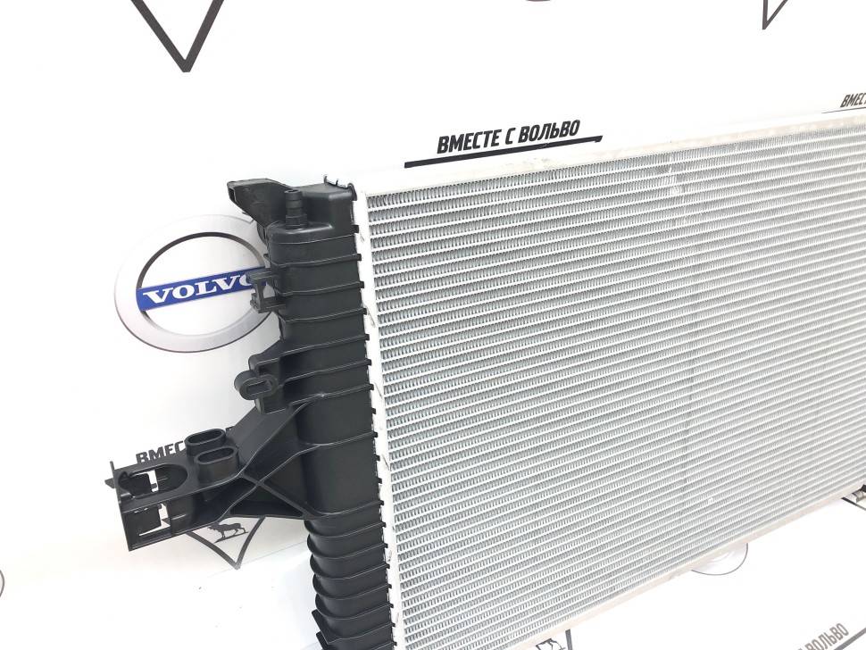 Радиатор охлаждения VOLVO S60, S80, V70, XC70 \\ КПП автомат \\ GP - German Parts VO36002407