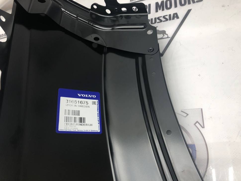 Переднее крыло \\ VOLVO Original 31651675