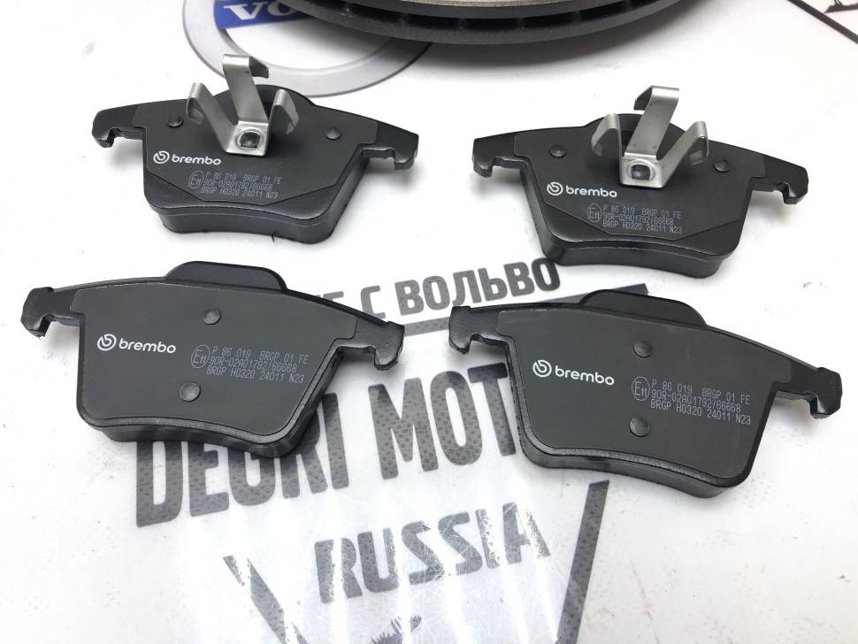 Задние тормозные диски и колодки Volvo XC90 16&#039; \\ BREMBO