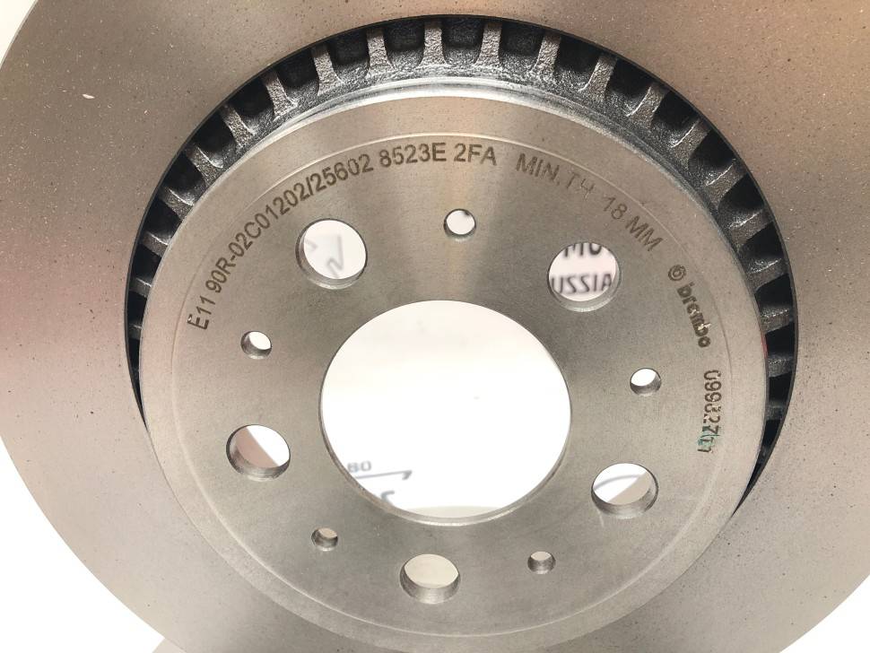 Задние тормозные диски и колодки Volvo XC90 16&#039; \\ BREMBO