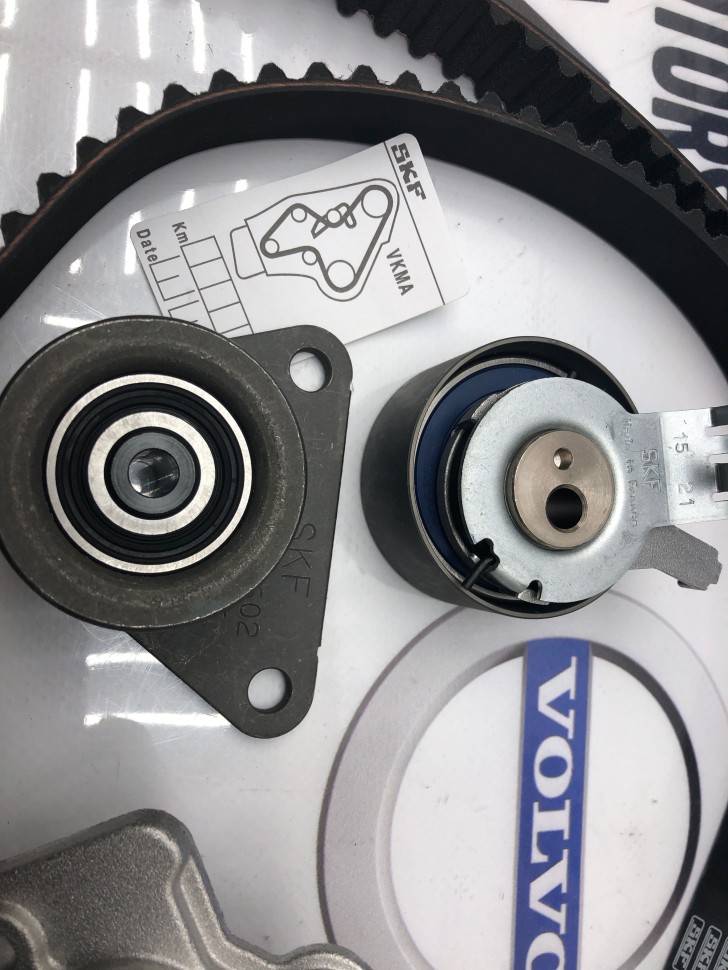 Ремкомплект грм с водяным насосом \\ SKF VKMC 06604