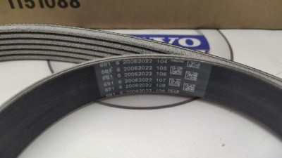 Ремень приводной, комплект с роликом Вольво XC90 II \\ дизель \\ VOLVO Original 31480361