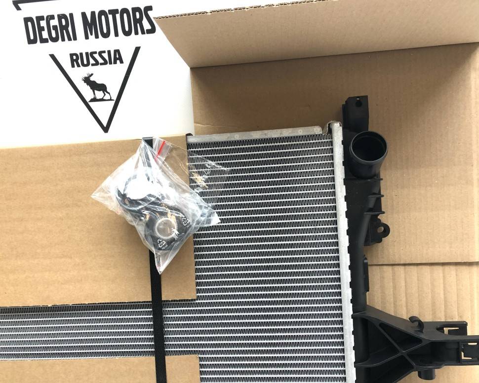 Радиатор охлаждения VOLVO S60, S80, V70, XC70 \\ КПП автомат, механика \\ Nissens (Дания) 65553A