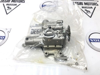 Масляный насос Дизель S60 II, V60, S80 II, V70, XC60, XC70 II \\ VOLVO Original 31330979