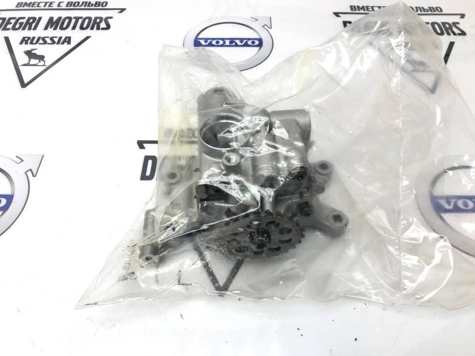 Масляный насос Дизель S60 II, V60, S80 II, V70, XC60, XC70 II \\ VOLVO Original 31330979