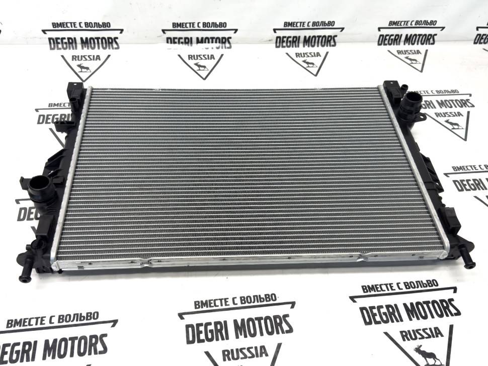 Радиатор охлаждения Volvo S60 II, S80 II, XC60, XC70 II \\ SWPARTS SW31368361
