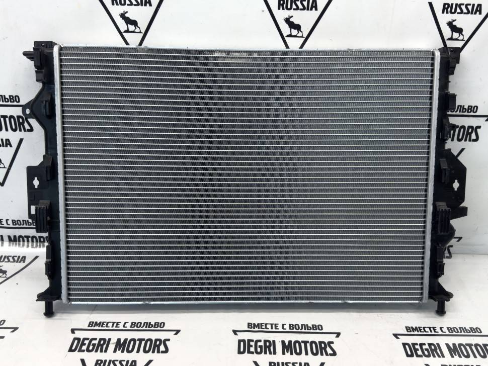 Радиатор охлаждения Volvo S60 II, S80 II, XC60, XC70 II \\ SWPARTS SW31368361