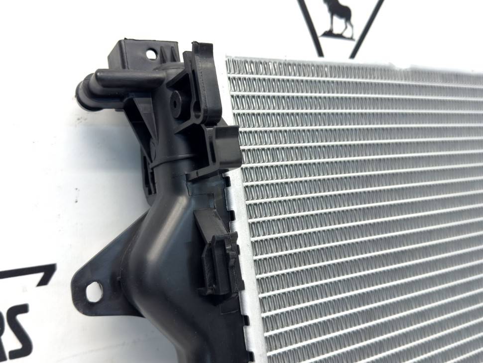 Радиатор охлаждения Volvo S60 II, S80 II, XC60, XC70 II \\ SWPARTS SW31368361
