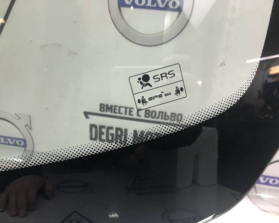 Стекло лобовое с установочным к-том VOLVO XC90 \\ VOLVO Original 31395426