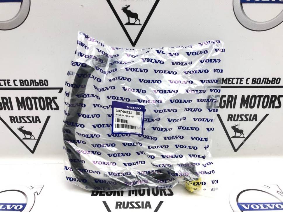 Шланг отопителя впускной VOLVO S60 S80 XC70 \\ VOLVO Original 30745332