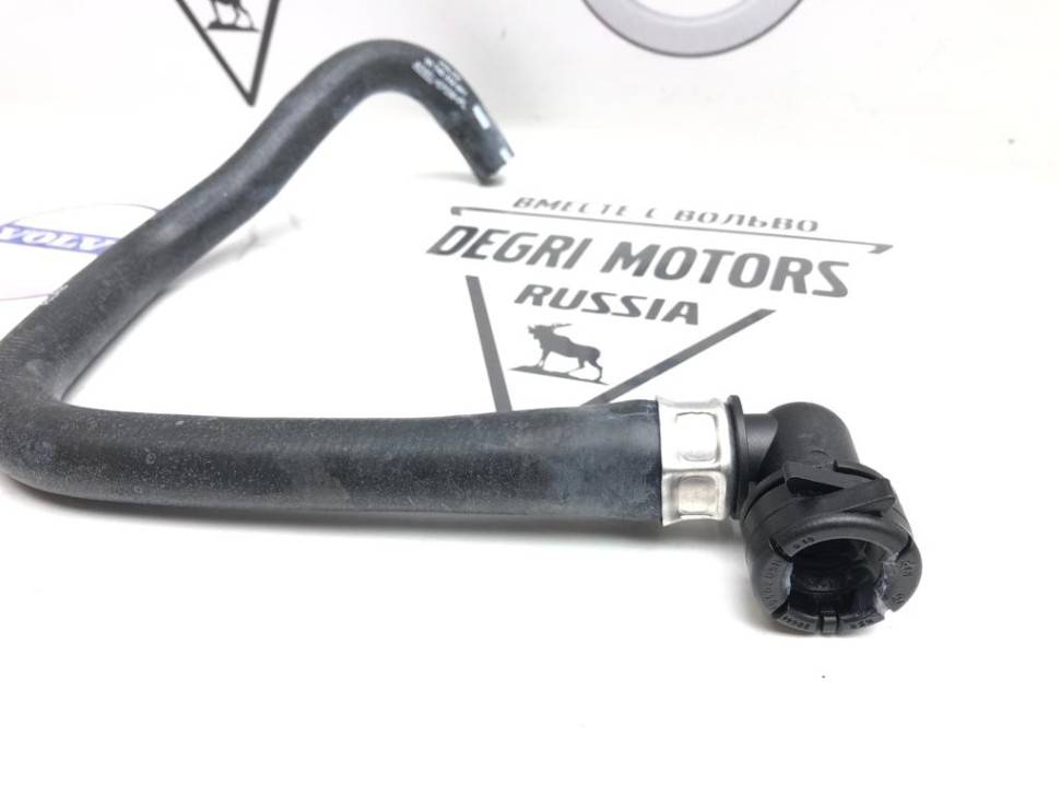 Шланг отопителя впускной VOLVO S60 S80 XC70 \\ VOLVO Original 30745332