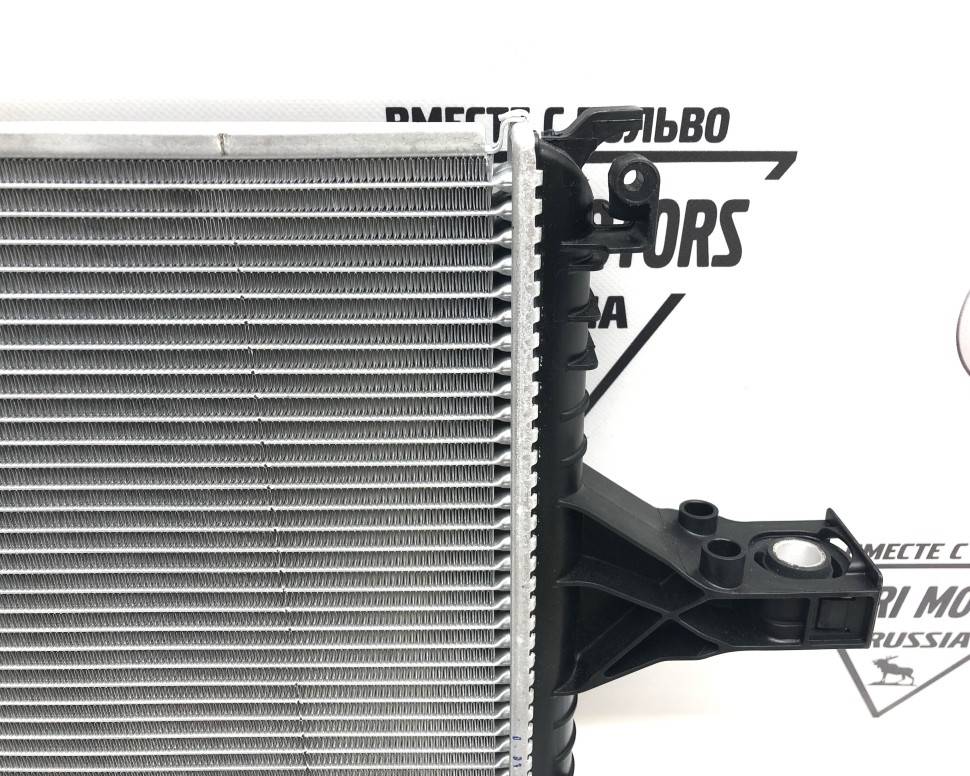 Радиатор охлаждения VOLVO S60, S80, V70, XC70 \\ КПП автомат, механика \\ VOLVO (Original) 31319056