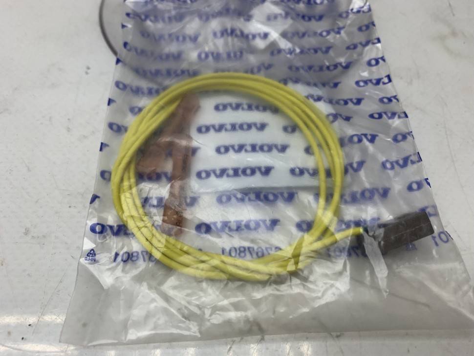 Термостат топливного подогревателя Вольво S60, S80, V70 II, XC70, XC90 \\ VOLVO Original 3730414