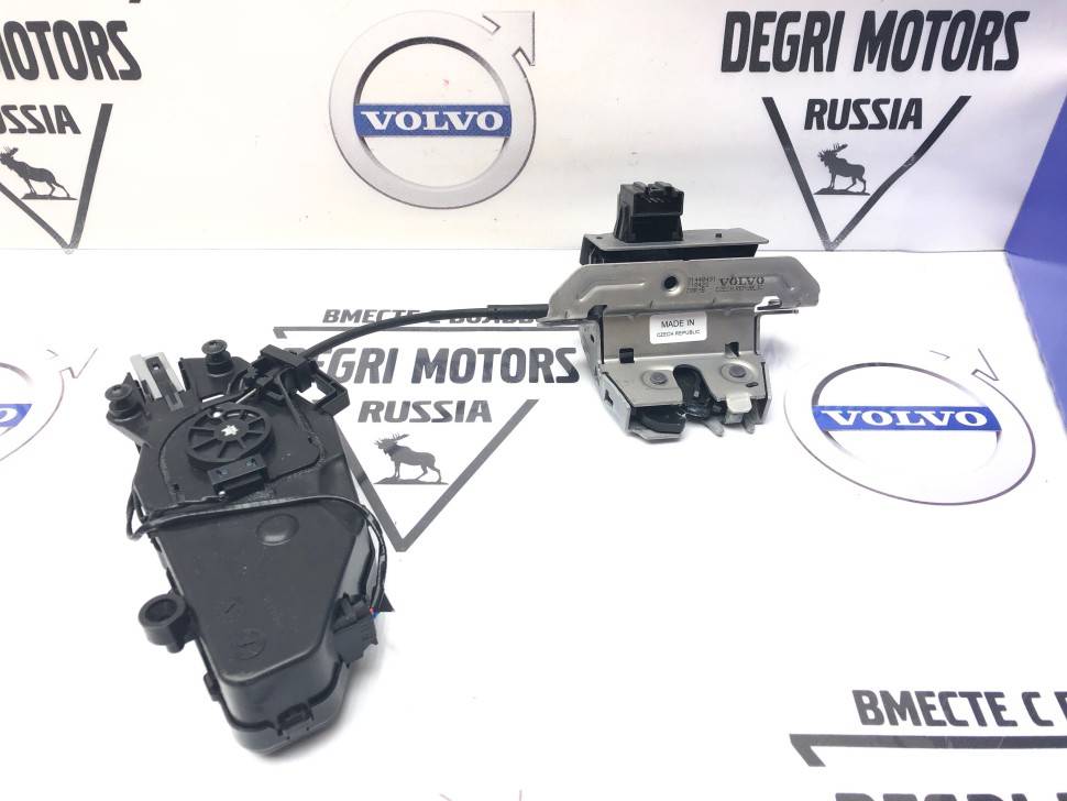 Замок крышки багажника (5-я дверь) Вольво XC70 II, V70 \\ VOLVO Original 31440491