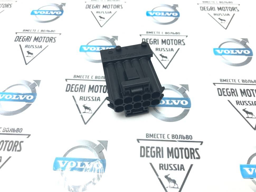 Корпус разъёма жгута проводов передних фар \\ VOLVO Original 8676442