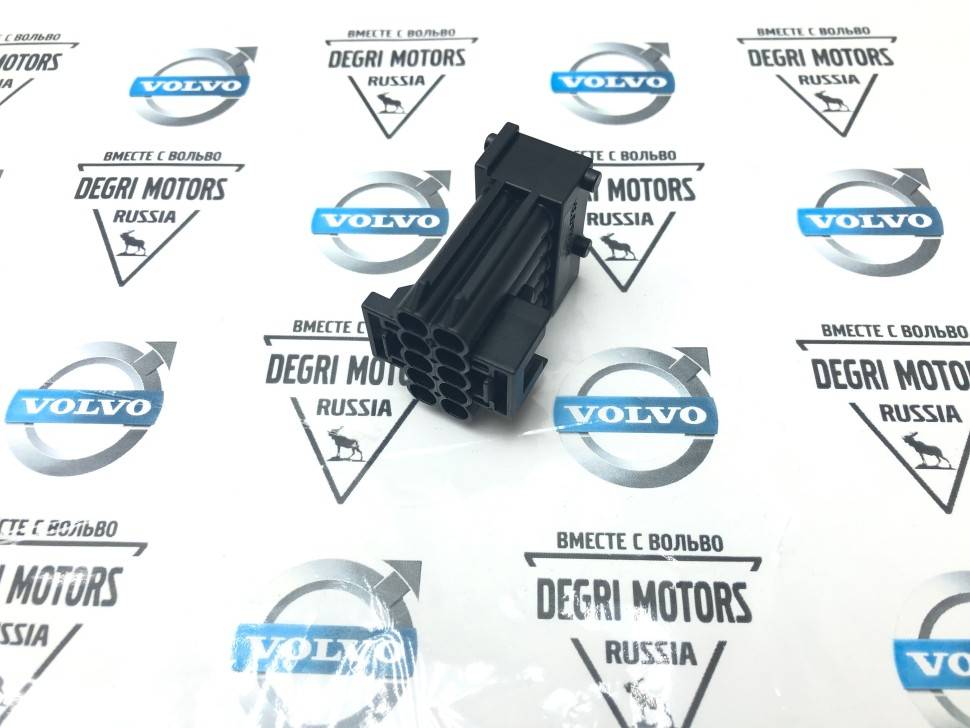 Корпус разъёма жгута проводов передних фар \\ VOLVO Original 8676442