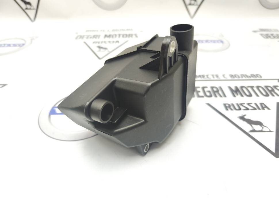 Маслоуловитель VOLVO S60 S80 XC70 XC90 \\ 5 цилиндров с 2003 года \\ SW Parts SW8692211