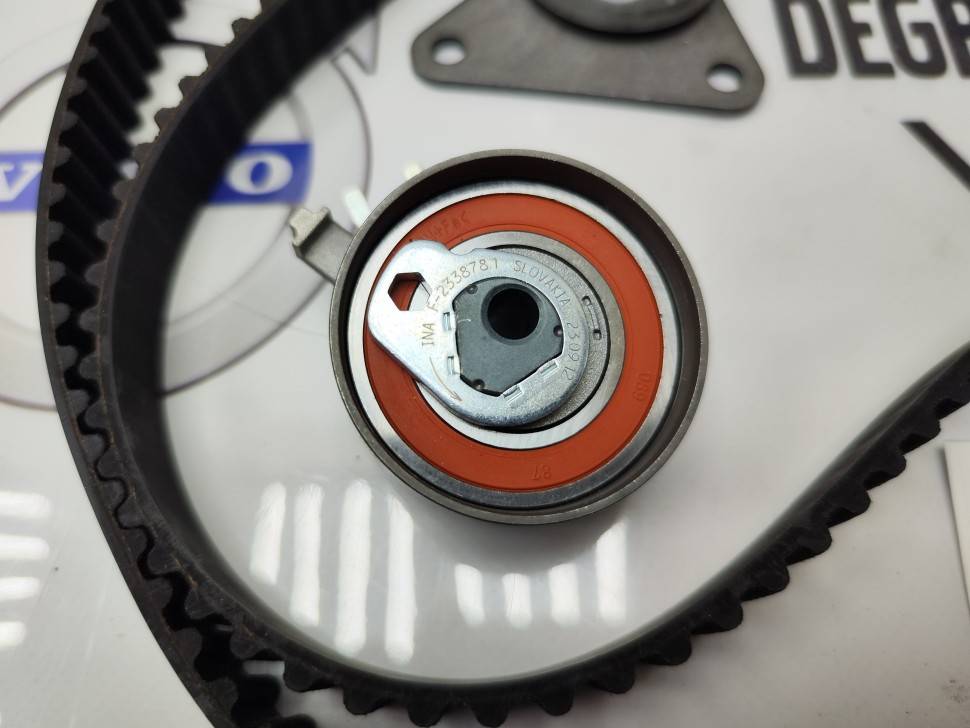 Ремонтный комплект ГРМ 5 цилиндров VOLVO S60, S80, V70 II, XC70, XC90 \\ до 2005 года \\ INA 530 0063 10