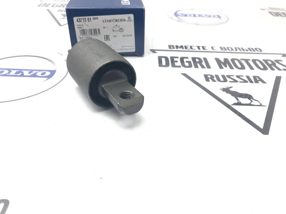Сайлентблок переднего рычага передний Volvo S60, S80, V70 II, XC70 \\ LEMFORDER 43213 01