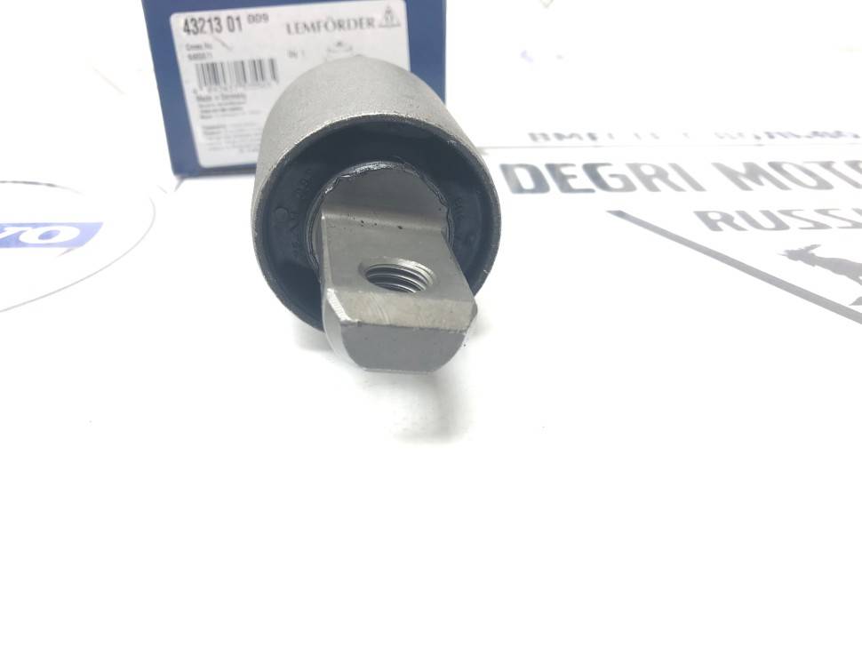 Сайлентблок переднего рычага передний Volvo S60, S80, V70 II, XC70 \\ LEMFORDER 43213 01