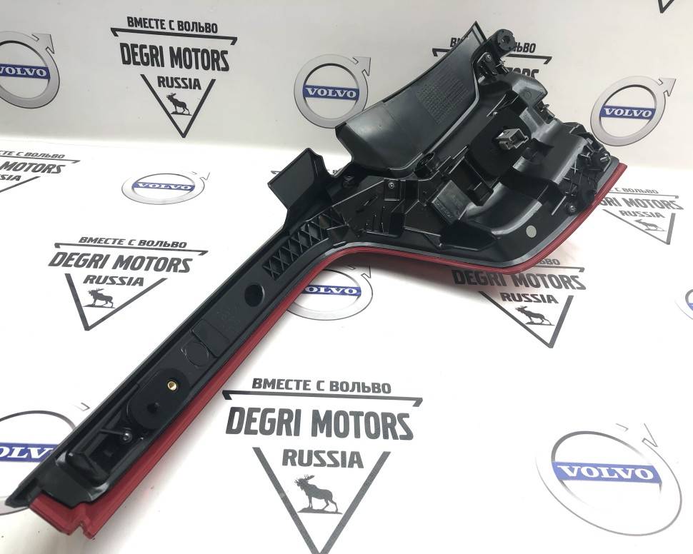 Корпус лампы, правый VOLVO \\ VOLVO 31655916