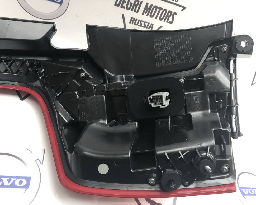 Корпус лампы, правый VOLVO \\ VOLVO 31655916