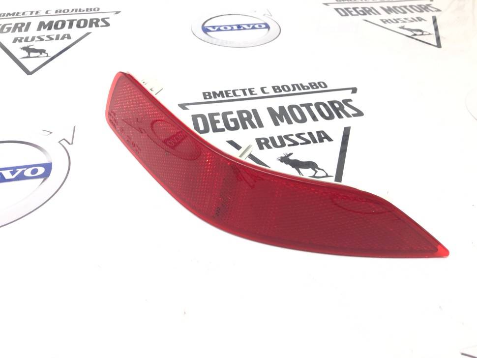 Отражатель заднего бампера правый Вольво XC70 (08-) \\ VOLVO (Original) 30744512