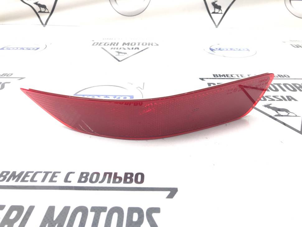 Отражатель заднего бампера правый Вольво XC70 (08-) \\ VOLVO (Original) 30744512