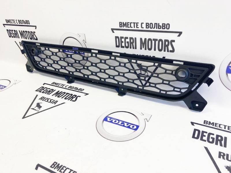 Решетка переднего бампера нижняя VOLVO XC60 \\ с парктроником \\ SWParts SW31294054