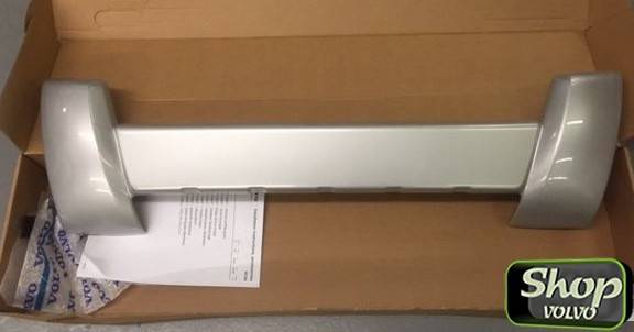 Накладки переднего бампера серебристая VOLVO XC90 до 2006 года VOLVO (Original).jpg