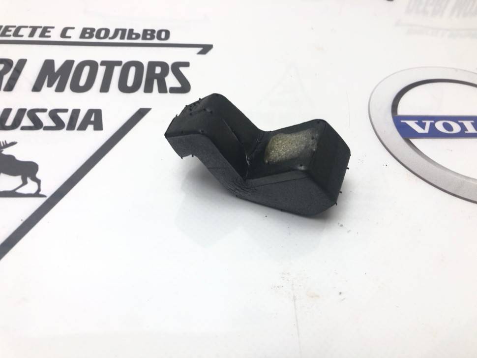 Заглушка слива прав \\ VOLVO Original 30799295