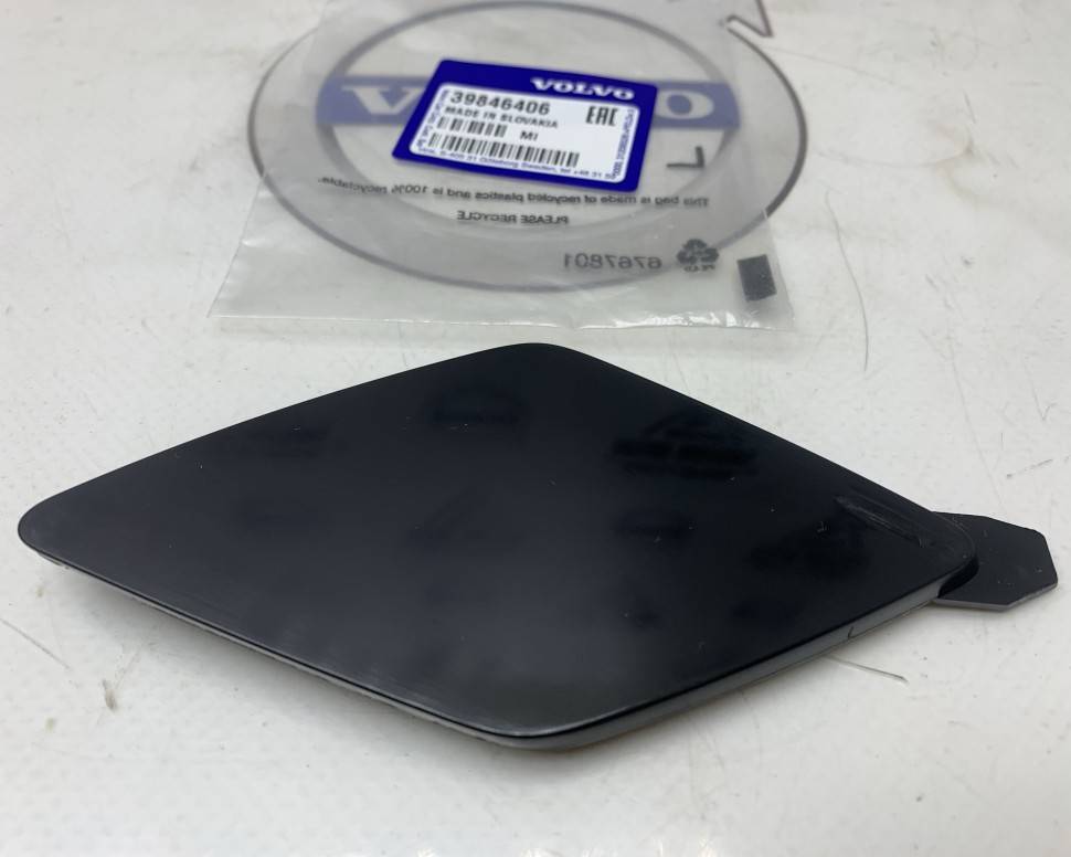 Крышка буксировочного крюка переднего бампера VOLVO XC60 \\ 18- \\ VOLVO Original 39846406
