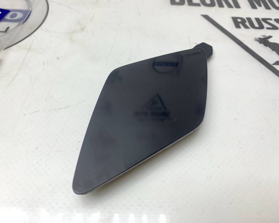 Крышка буксировочного крюка переднего бампера VOLVO XC60 \\ 18- \\ VOLVO Original 39846406