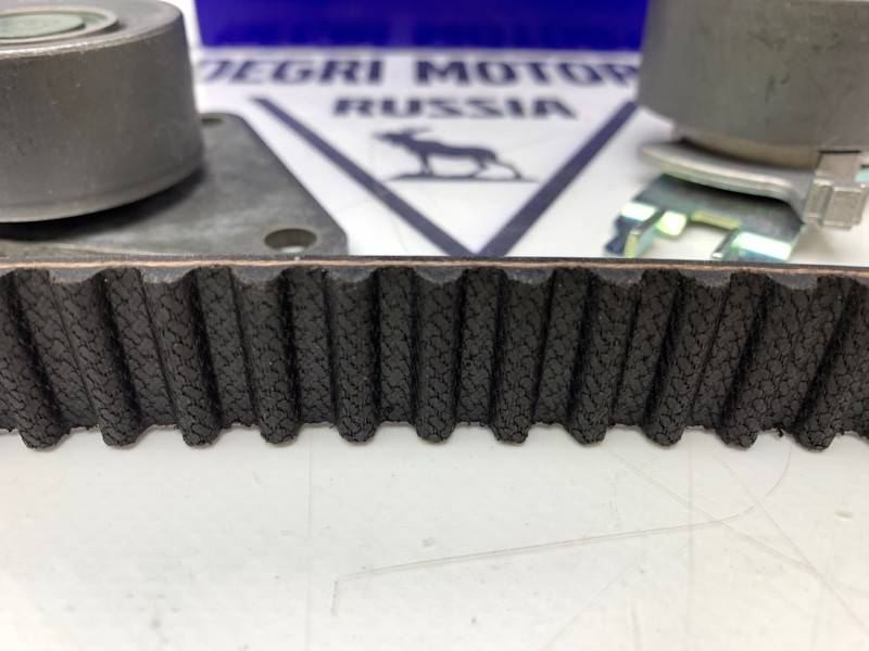 Ремонтный комплект ГРМ 5 цилиндров VOLVO S60, S80, XC70, XC90 \\ c 2005 года \\ VOLVO Original 30731727