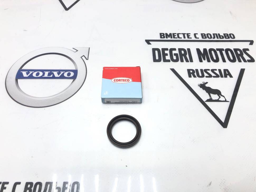Сальник правого привода во втулке угловой Volvo S40 II, S60, S80, XC70, XC90 \\ CORTECO 19034068B